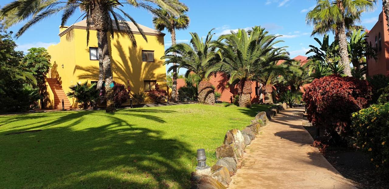 Апартаменты Tamarindo I Piscinas De Agua Salada Коральео Экстерьер фото