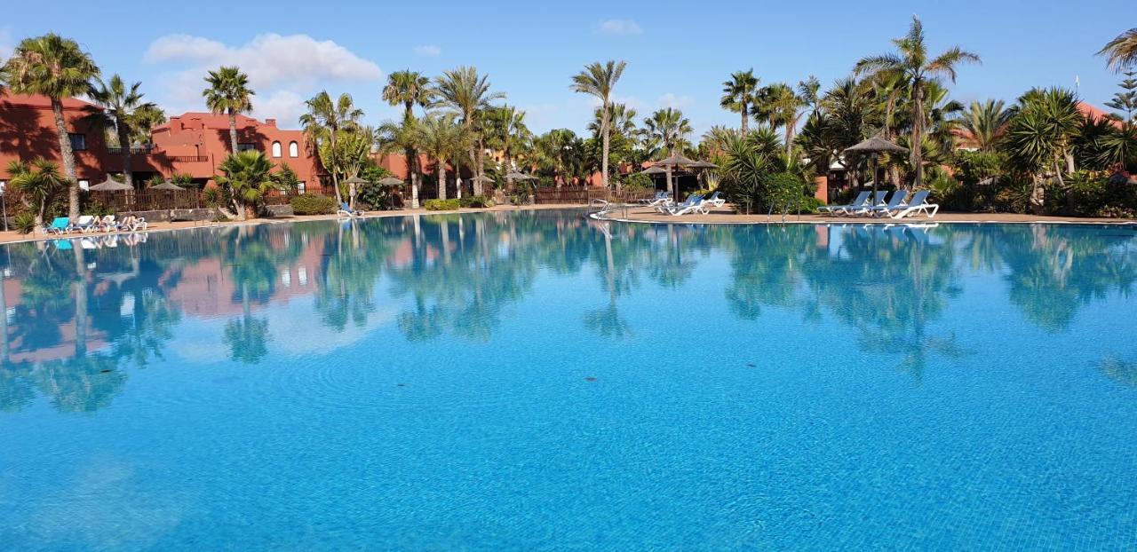 Апартаменты Tamarindo I Piscinas De Agua Salada Коральео Экстерьер фото